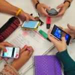 La aprobación del uso de celulares en las aulas de escuelas mendocinas tiene media sanción