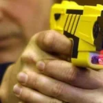 Un intendente radical cuestionó la incorporación de pistolas Taser en preventores: “Puede ocasionar la muerte”