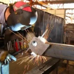 Industria en crisis: el costo de la producción se disparó un 25% en dólares