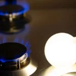 El Gobierno analiza recortar subsidios a la electricidad en invierno y al gas en verano para focalizar la asistencia