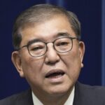 El primer ministro japonés Shigeru Ishiba anunció su renuncia un día antes de la votación de censura en su partido