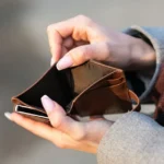 El 50% de los hogares usa ahorros, vende pertenencias o toma préstamos para llegar a fin de mes