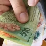 Tras seis meses de parálisis, el Gobierno vuelve a convocar al Consejo del Salario para definir un aumento del sueldo mínimo