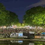Vigilia por el agua: miles de vecinos colmaron la Plaza Independencia antes de la votación