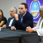 El ministro de Salud confrontó a los antivacunas y calificó de “payasada” la presentación en el Congreso