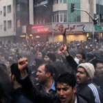 La caída del rial desata las mayores protestas desde 2022