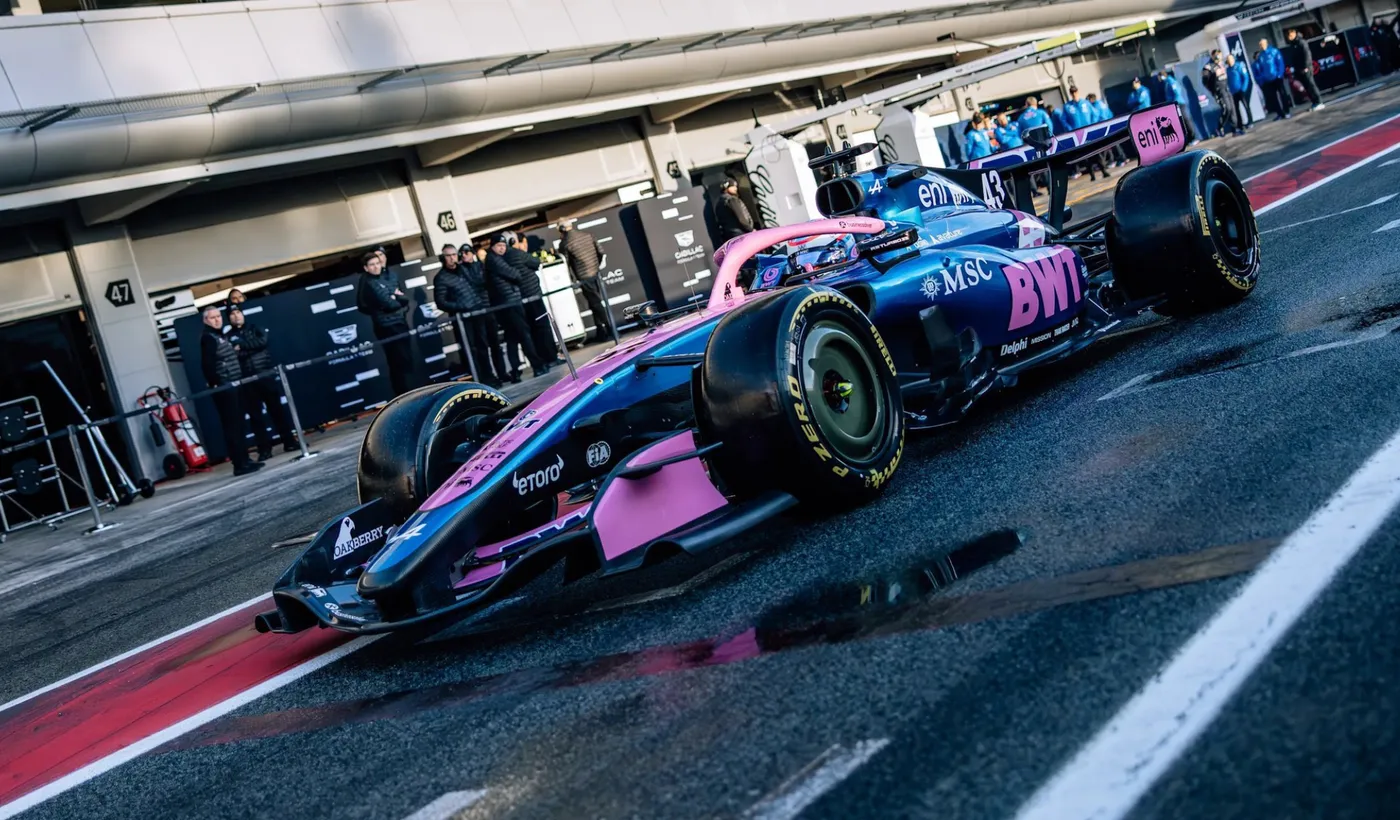 Franco Colapinto encendió alarmas en Baréin: bandera roja, último puesto y un Alpine bajo la lupa